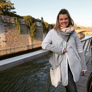 Meet the Posher, Sara